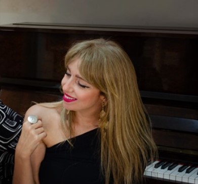 Adriana Gennari Performance